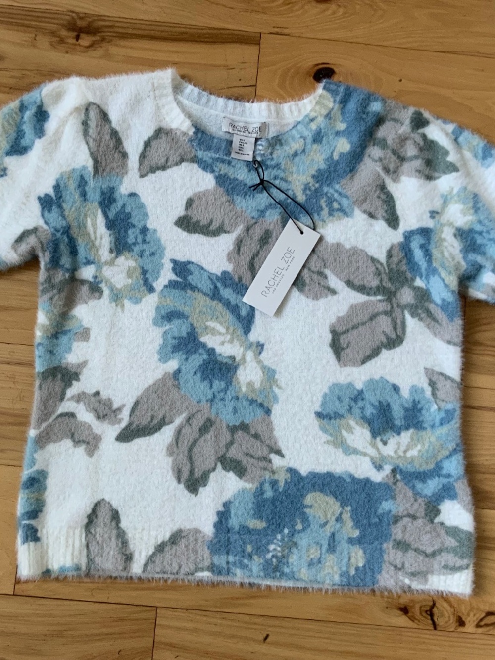 New with tags Absolutely lovely soft Rachel Zoe sweater size L